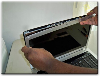 Замена экрана ноутбука Samsung в Чебоксарах